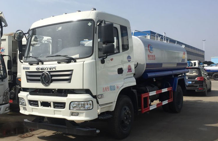 東風灑水車
